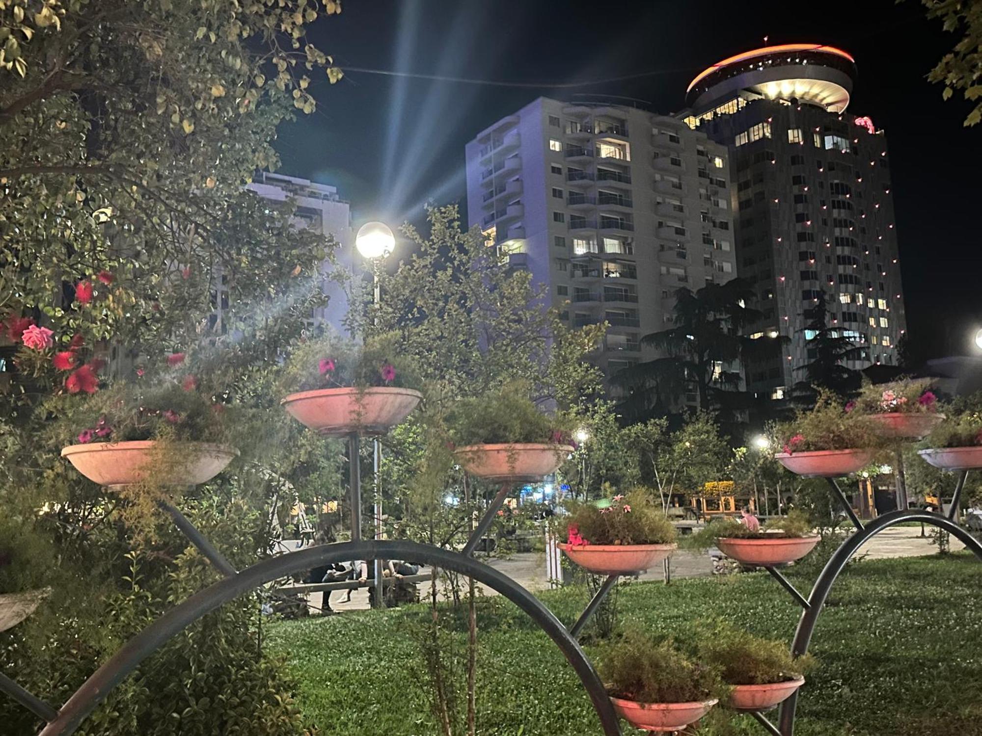 Amo Tower Tirana Center Apartment Ngoại thất bức ảnh